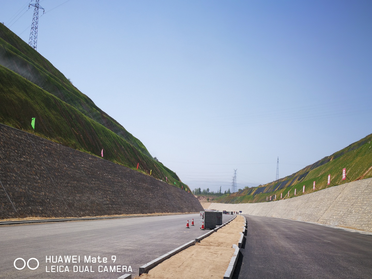 New technology of slope greening