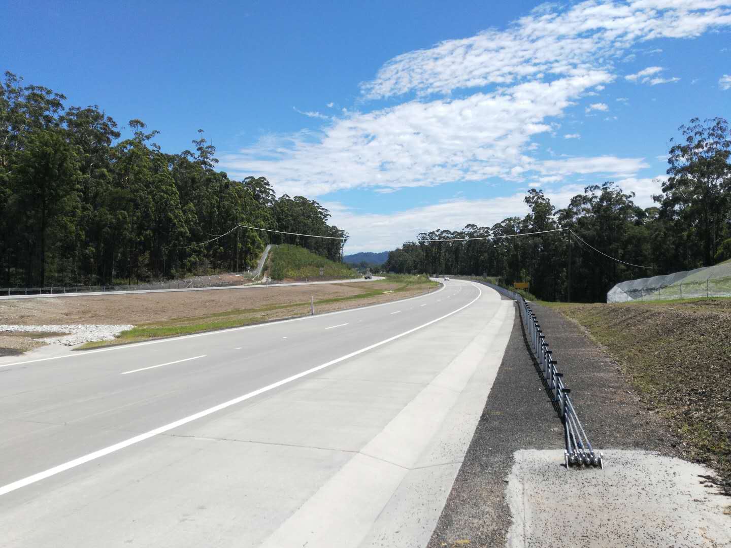 How to choose the slope greening equipment