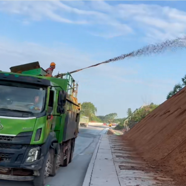 How Can Slope Greening Soil Spraying Machines Improve the Efficiency of Ecological Restoration Construction?