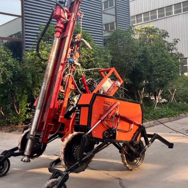 Hengrui Remote-Controlled Climbing Drilling Rig Multi-Functional Slope Operation Platform for Slope Greening